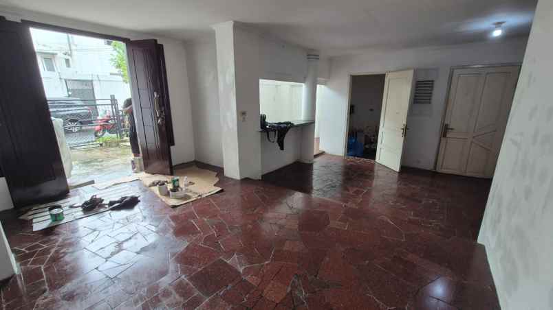 dijual rumah gading griya residence