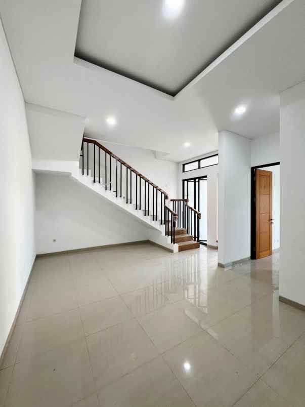 dijual rumah gading pantai