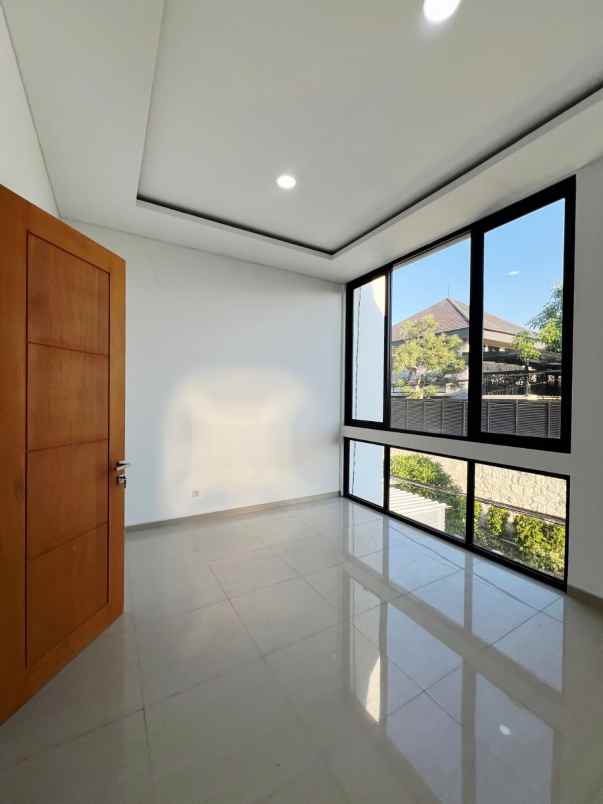 dijual rumah gading pantai