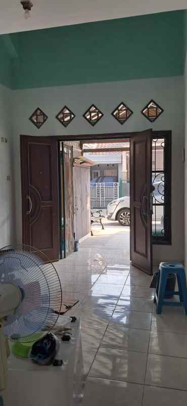 dijual rumah galaxy