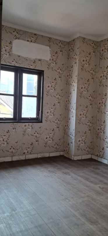 dijual rumah galaxy