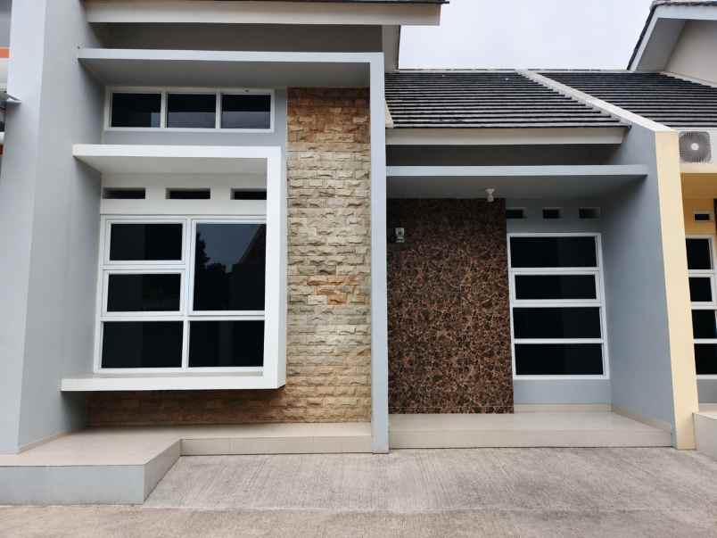 dijual rumah gg nangka