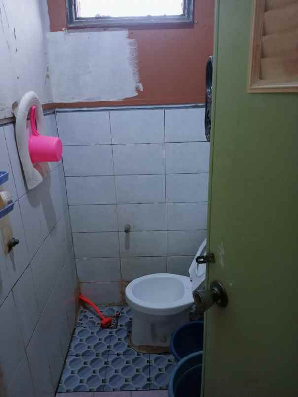 dijual rumah gg sukasari