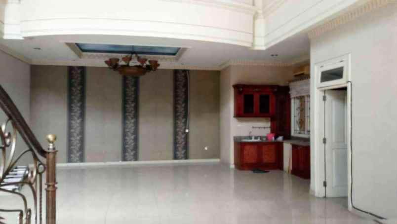 dijual rumah graha famili blok o