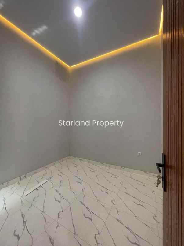 dijual rumah graha raya