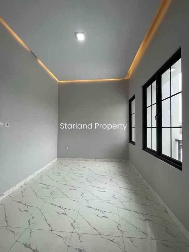 dijual rumah graha raya