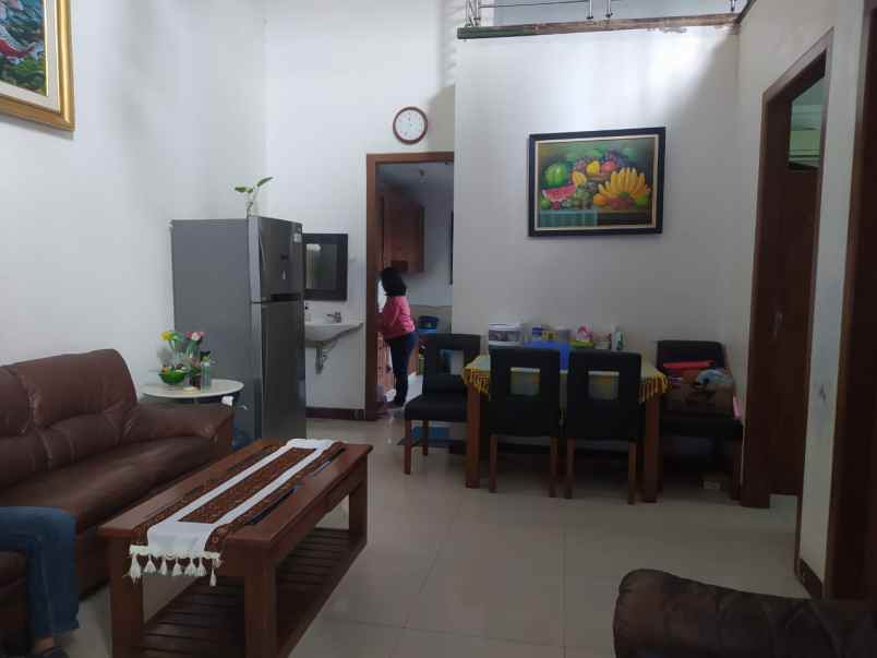 dijual rumah graha wahid