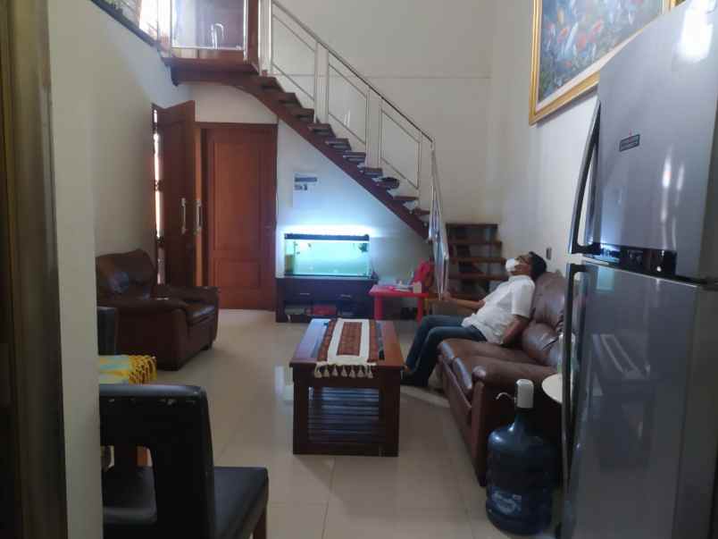 dijual rumah graha wahid