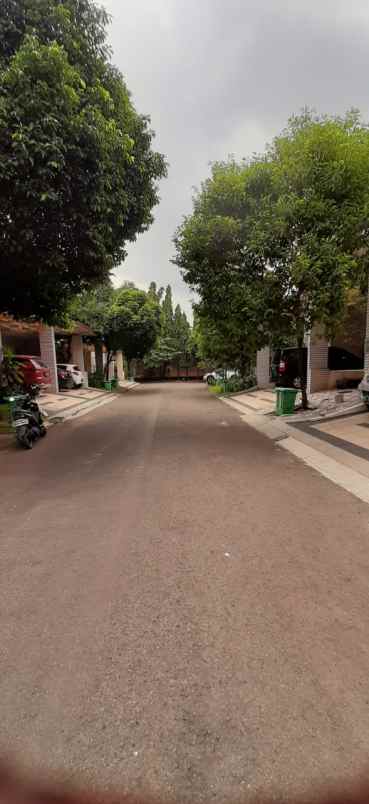 dijual rumah grand orchard