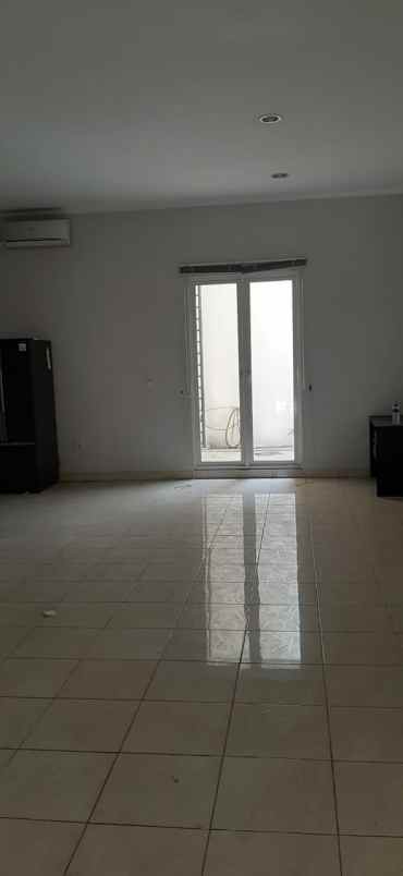 dijual rumah grand orchard