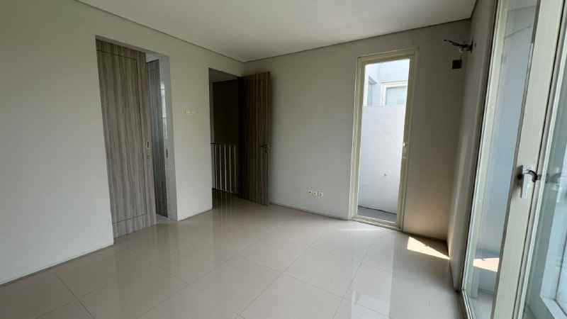 dijual rumah grand pakuwon adelaide