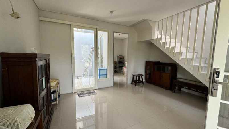 dijual rumah grand pakuwon adelaide