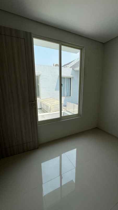 dijual rumah grand pakuwon adelaide