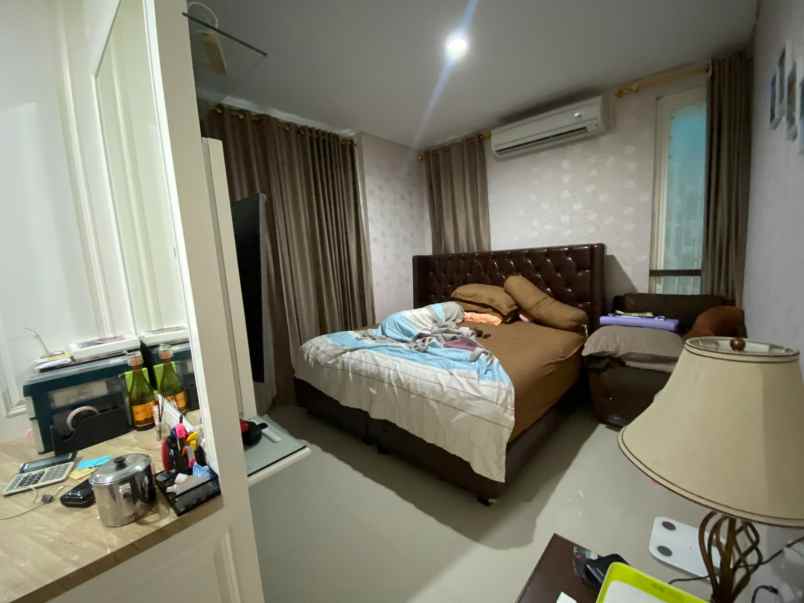 dijual rumah greenlake cm surabaya