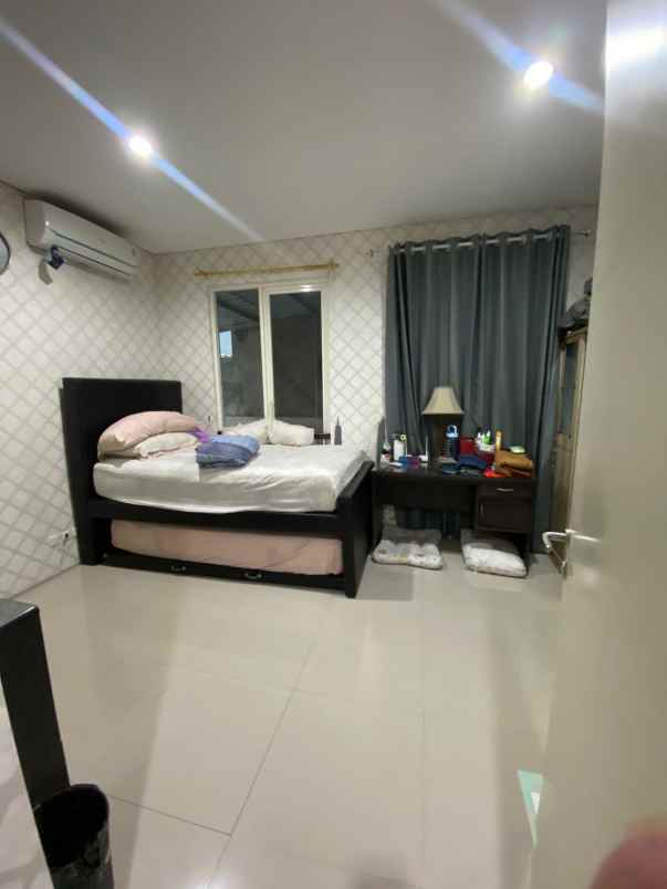 dijual rumah greenlake cm surabaya