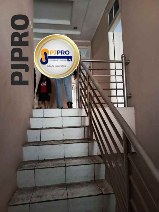 dijual rumah harapan indah