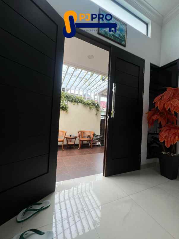 dijual rumah harapan indah