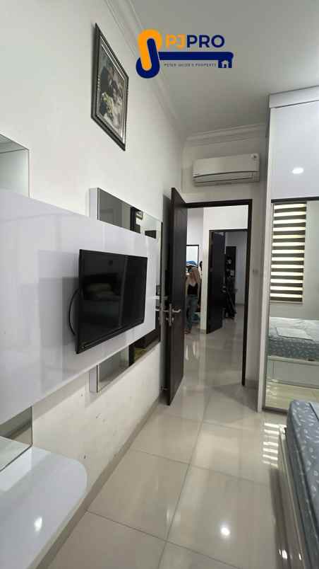 dijual rumah harapan indah