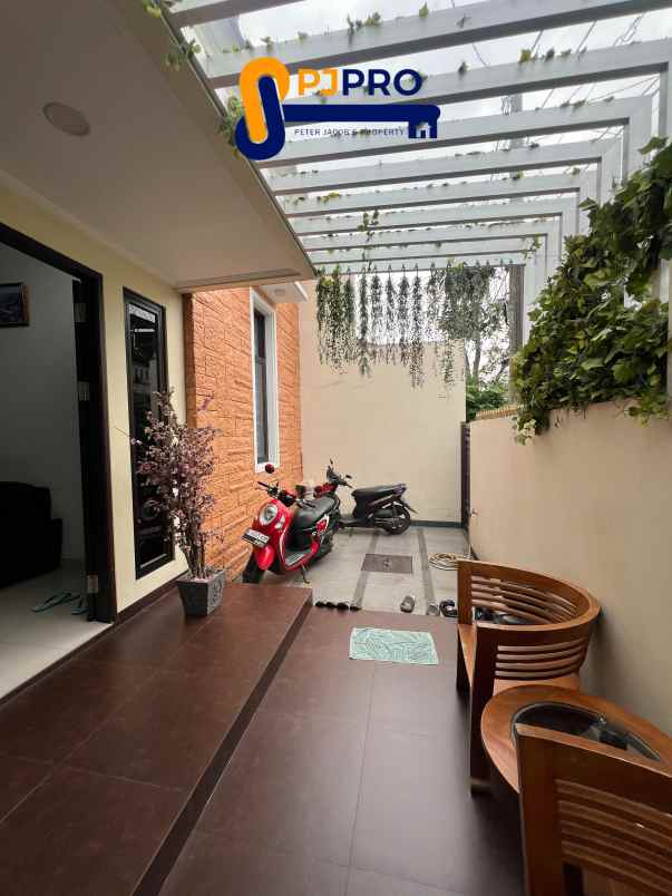 dijual rumah harapan indah