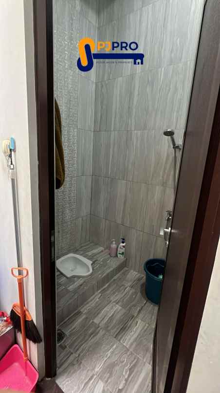 dijual rumah harapan indah