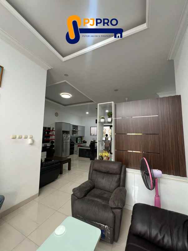 dijual rumah harapan indah