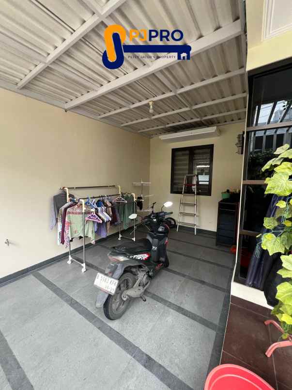 dijual rumah harapan indah