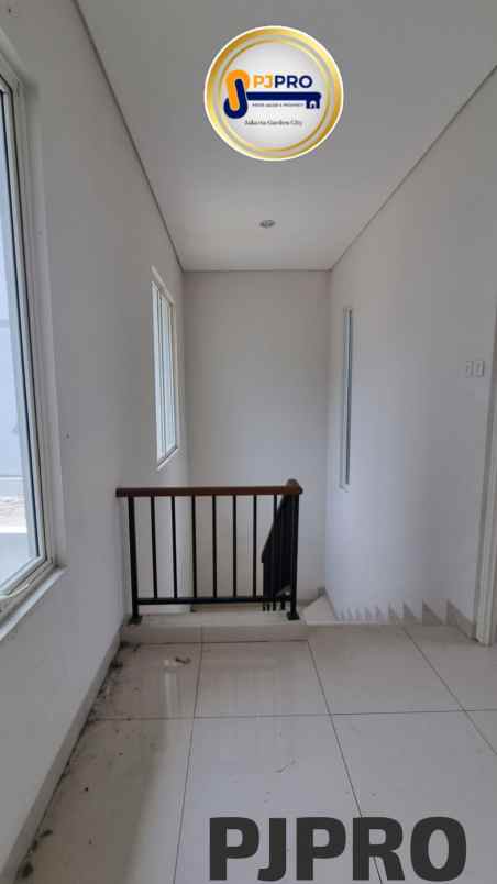 dijual rumah harapan indah cluster vasana