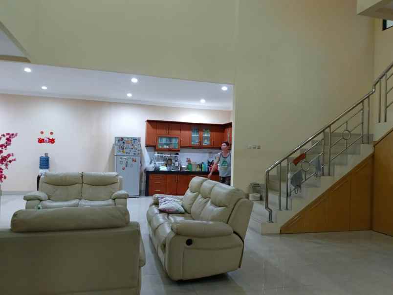dijual rumah harapan indah regency bekasi