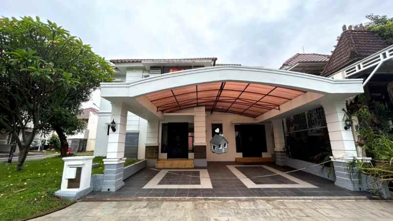 dijual rumah hook di legenda wisata