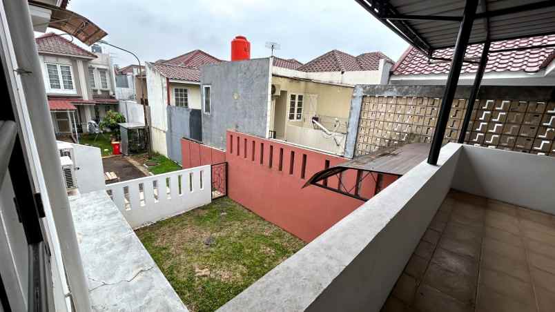 dijual rumah hook di legenda wisata