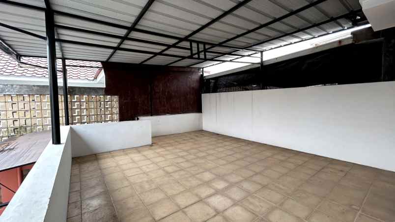 dijual rumah hook di legenda wisata