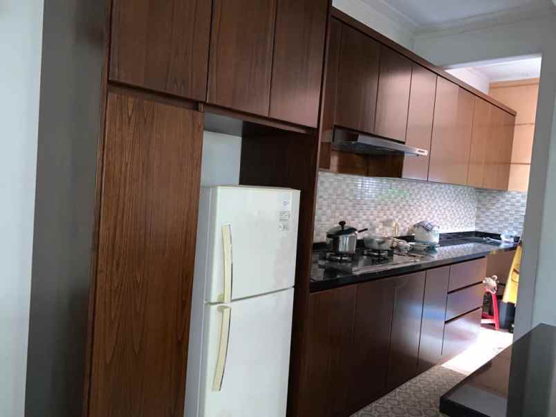 dijual rumah hook eksklusif taman aries jakarta barat