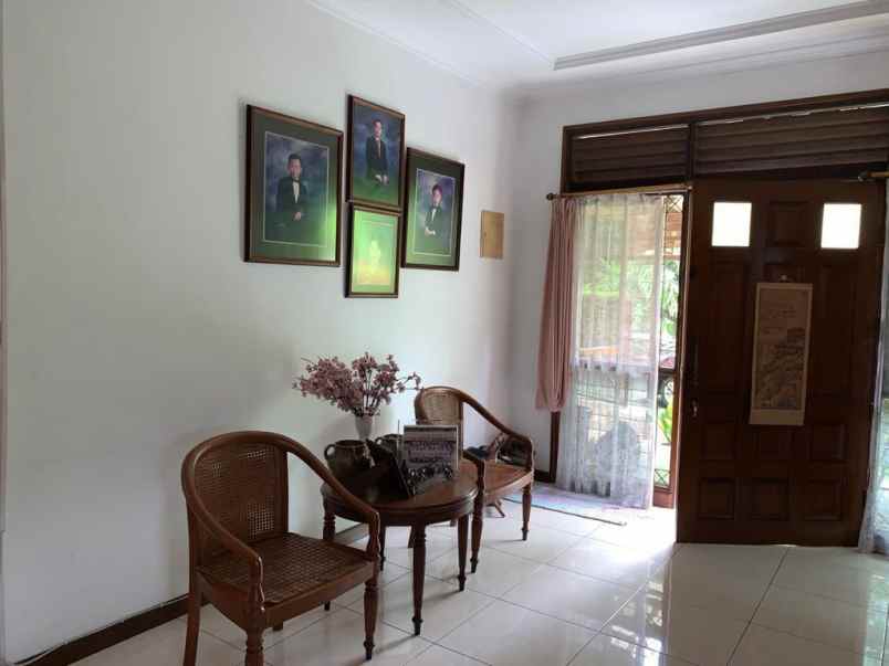 dijual rumah hook eksklusif taman aries jakarta barat