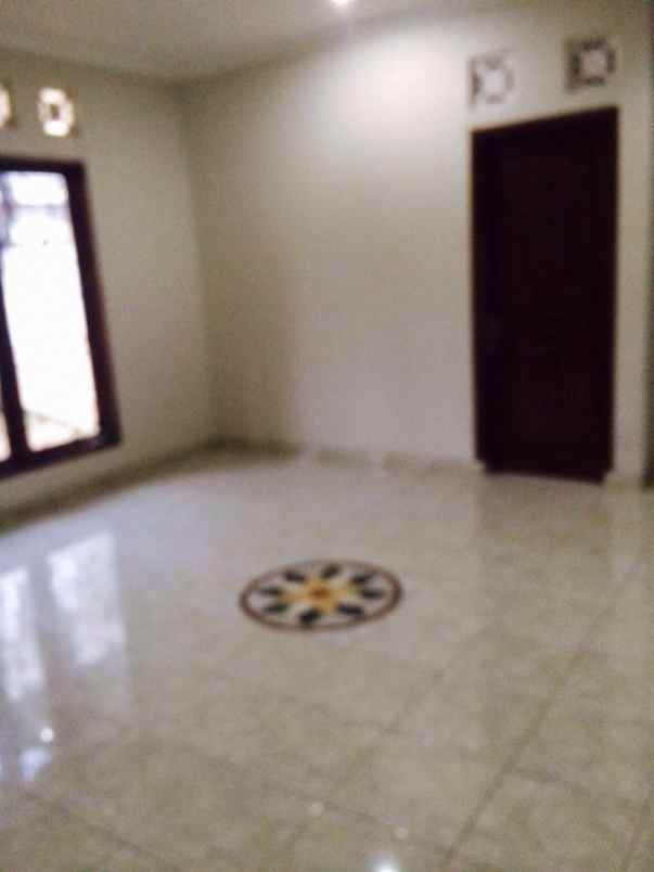 dijual rumah jagakarsa
