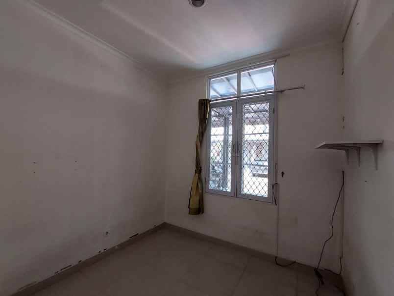 dijual rumah jakarta garden city