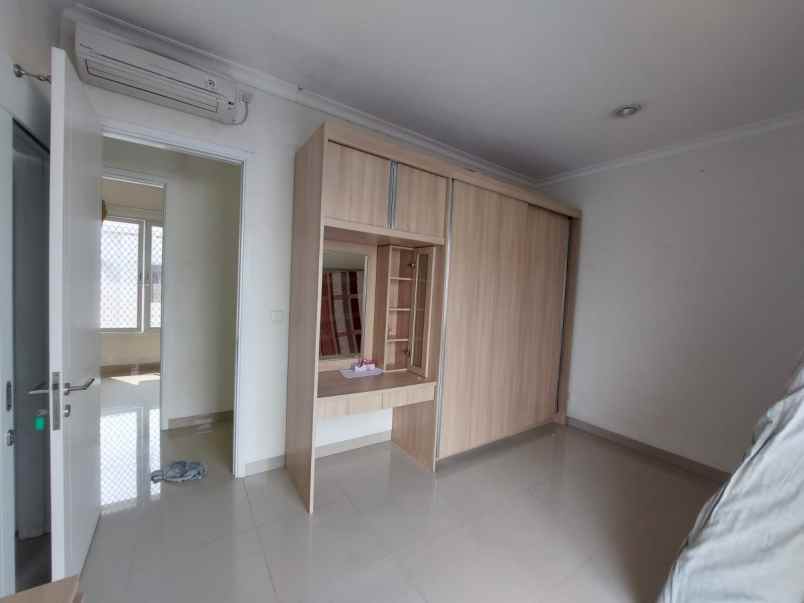 dijual rumah jakarta garden city