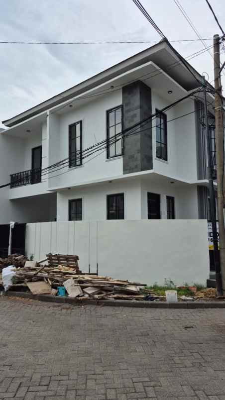dijual rumah jalan araya 2 galaxy bumi