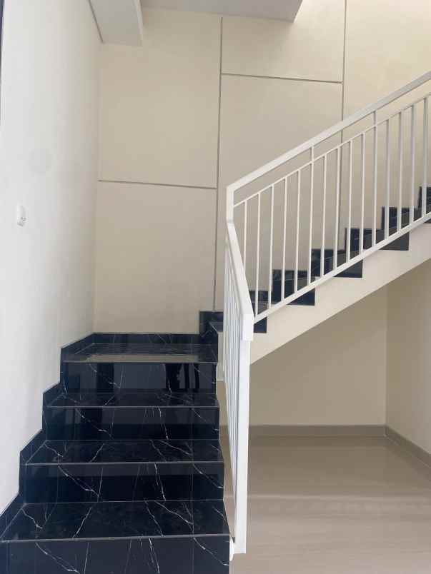 dijual rumah jalan baruk tengah