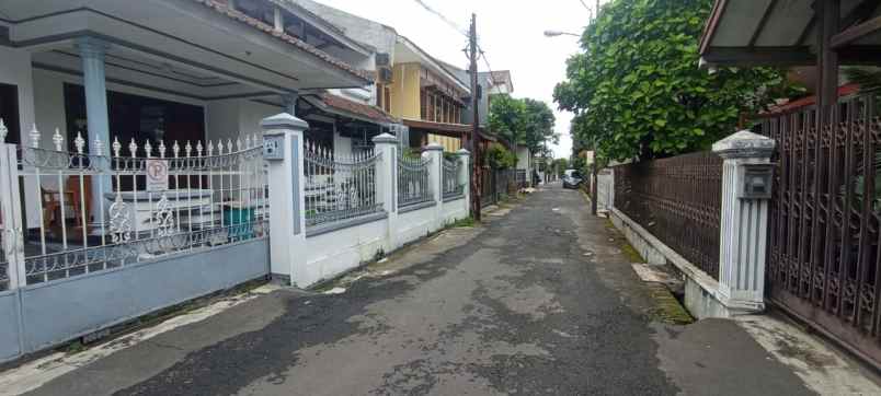 dijual rumah jalan batu indah