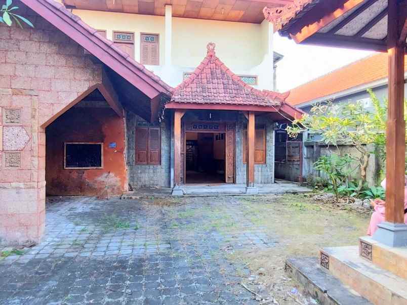 dijual rumah jalan bikini teuku umar