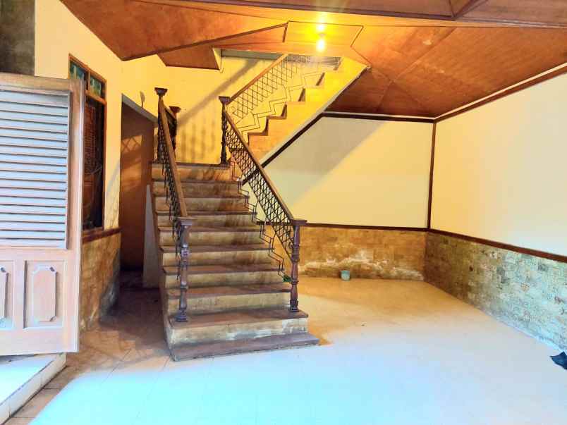 dijual rumah jalan bikini teuku umar