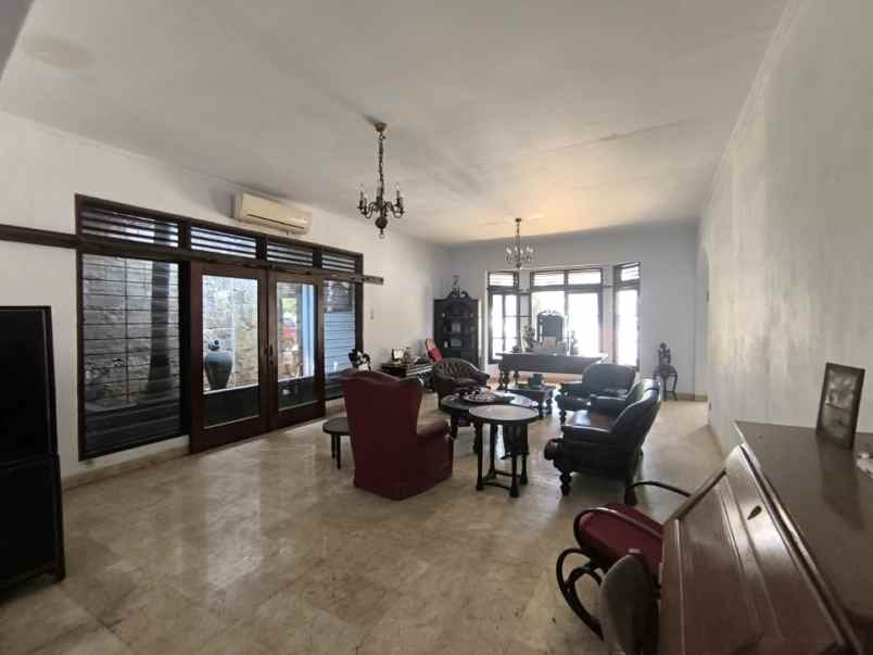 dijual rumah jalan cemapak putih tengah