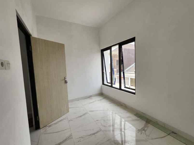 dijual rumah jalan jelidro