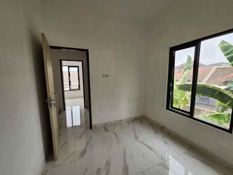 dijual rumah jalan jelidro