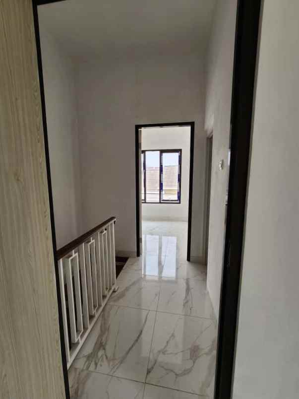 dijual rumah jalan jelidro