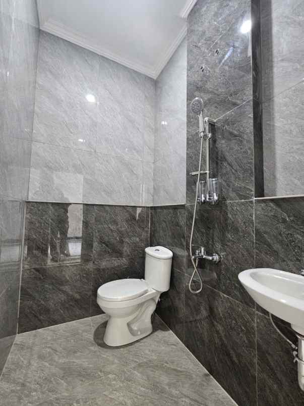 dijual rumah jalan kavling iip