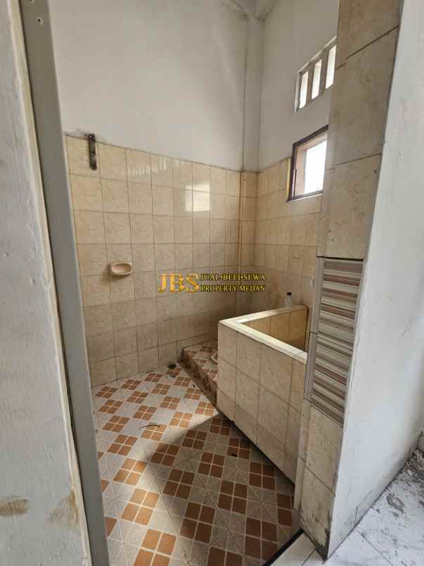 dijual rumah jalan kl yos sudarso