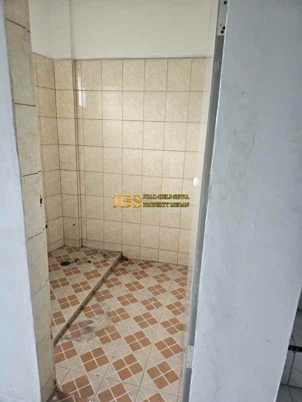 dijual rumah jalan kl yos sudarso