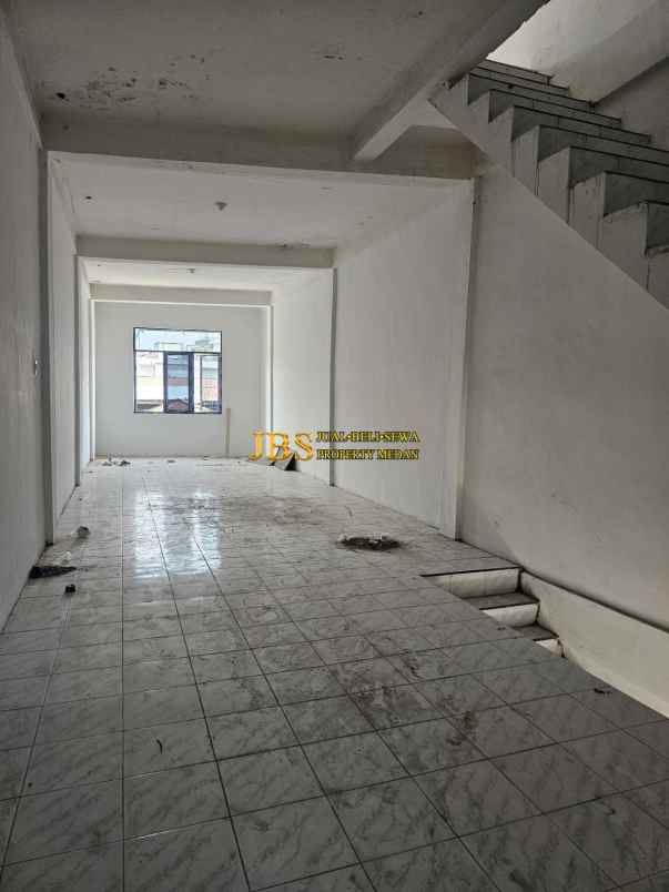 dijual rumah jalan kl yos sudarso