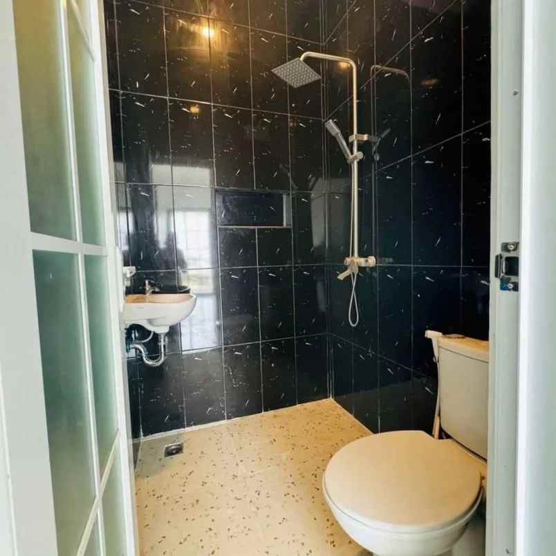 dijual rumah jalan pondok terong